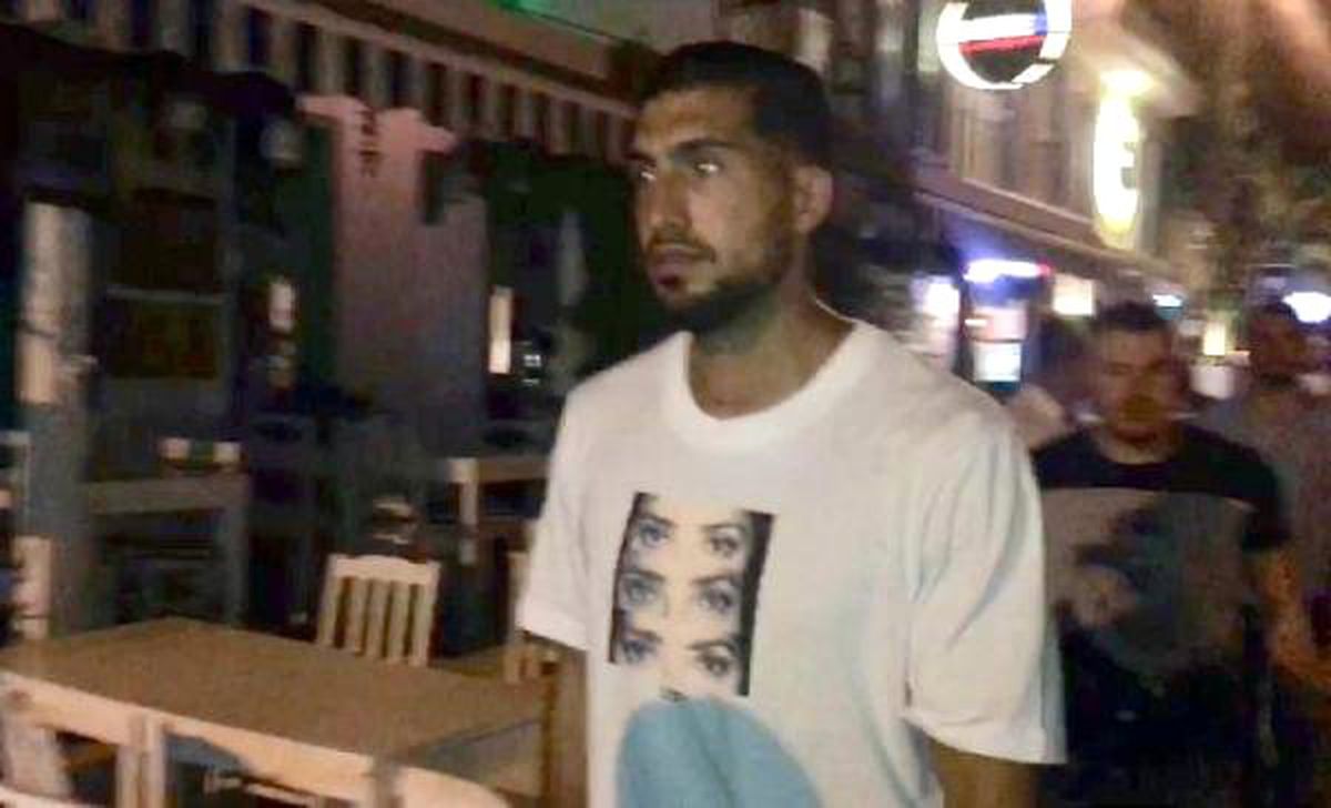 Juventus\'ta oynayan Emre Can, Çeşme\'de arkadaşlarıyla eğlendi