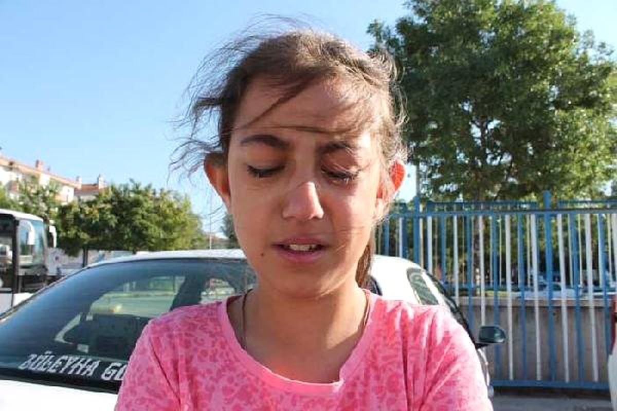 Kayıt sırasının kendisine gelmeyeceğini düşünüp, ağladı