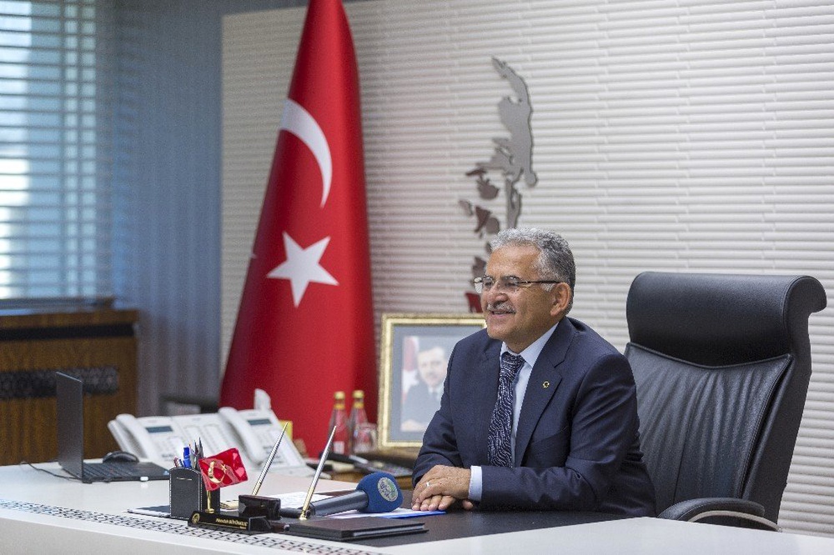 Memduh Büyükkılıç\'tan Kayserispor açıklaması: "Her Kesimi Kucaklayan Tek Liste ile Kongreye...