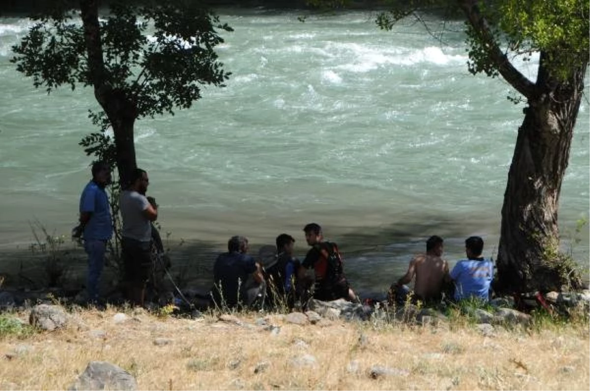 Munzur Nehri\'ne düşüp, kaybolan çoban 13 gündür aranıyor