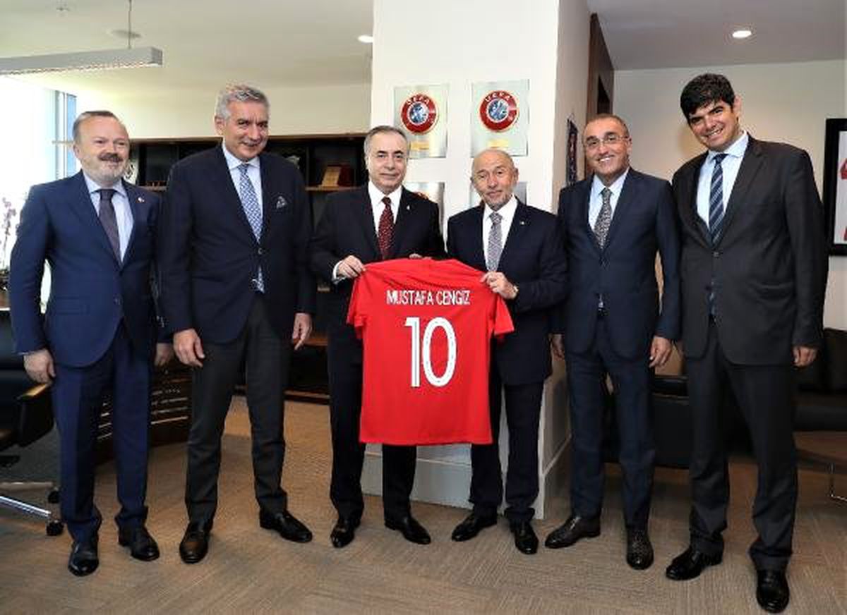 Mustafa Cengiz\'den TFF Başkanı Nihat Özdemir\'e ziyaret