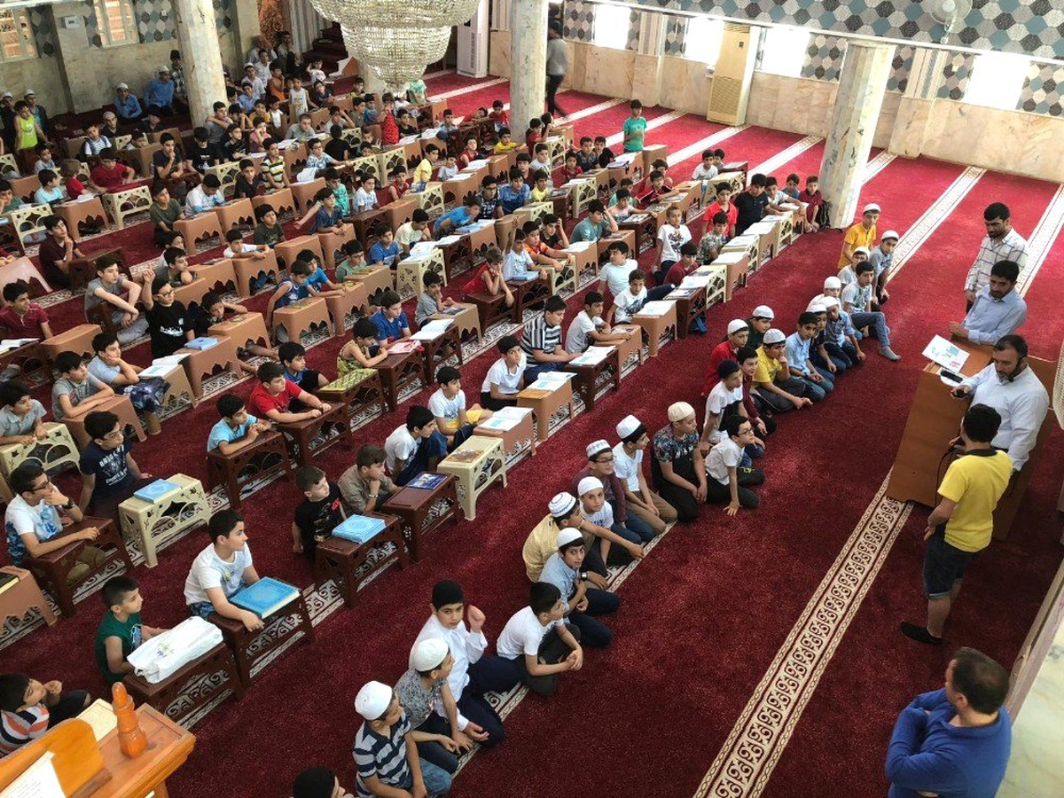 Siirt\'te camiler çocuk sesleriyle yankılanıyor