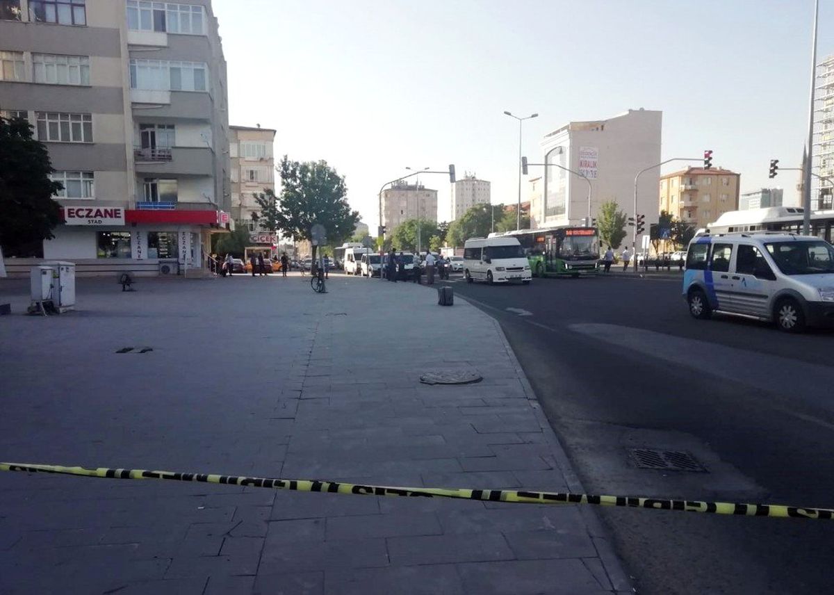 Şüpheli çanta polisi harekete geçirdi