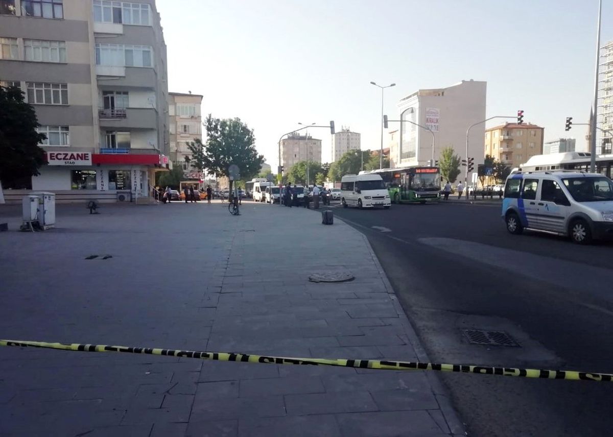 Şüpheli çanta polisi harekete geçirdi