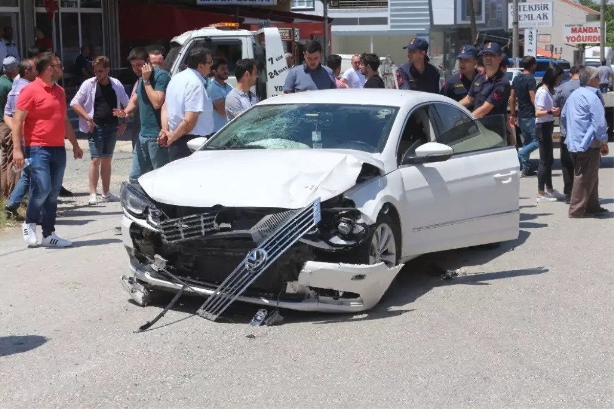 Tekirdağ\'da iki araç çarpıştı: 3 yaralı