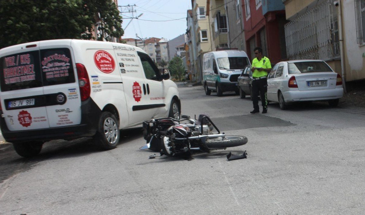 Ticari araçla motosiklet çarpıştı: 1 yaralı