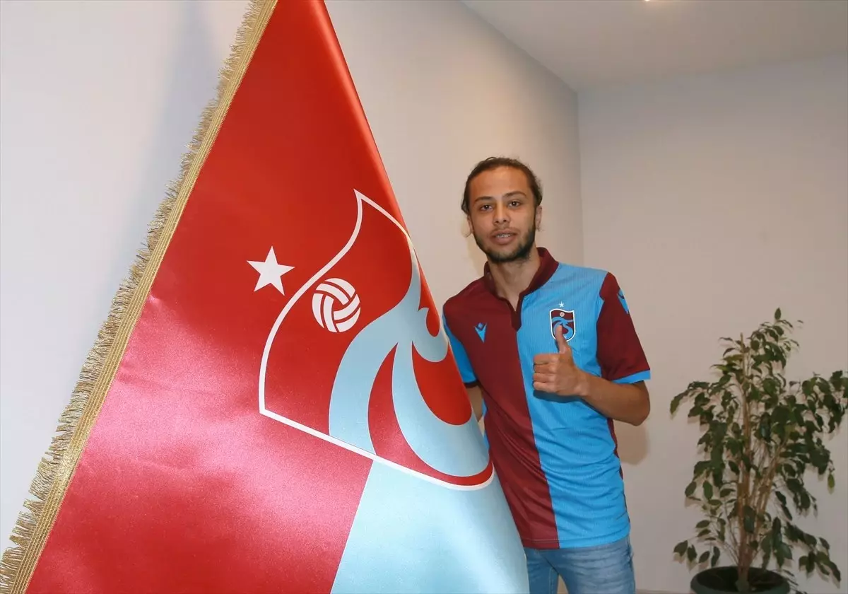 Trabzonspor, Taha Tunç için imza töreni düzenledi