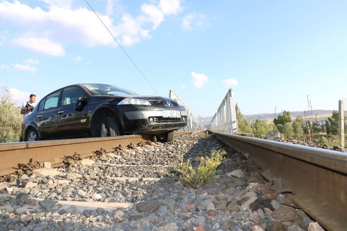 Tren raylarında büyük panik
