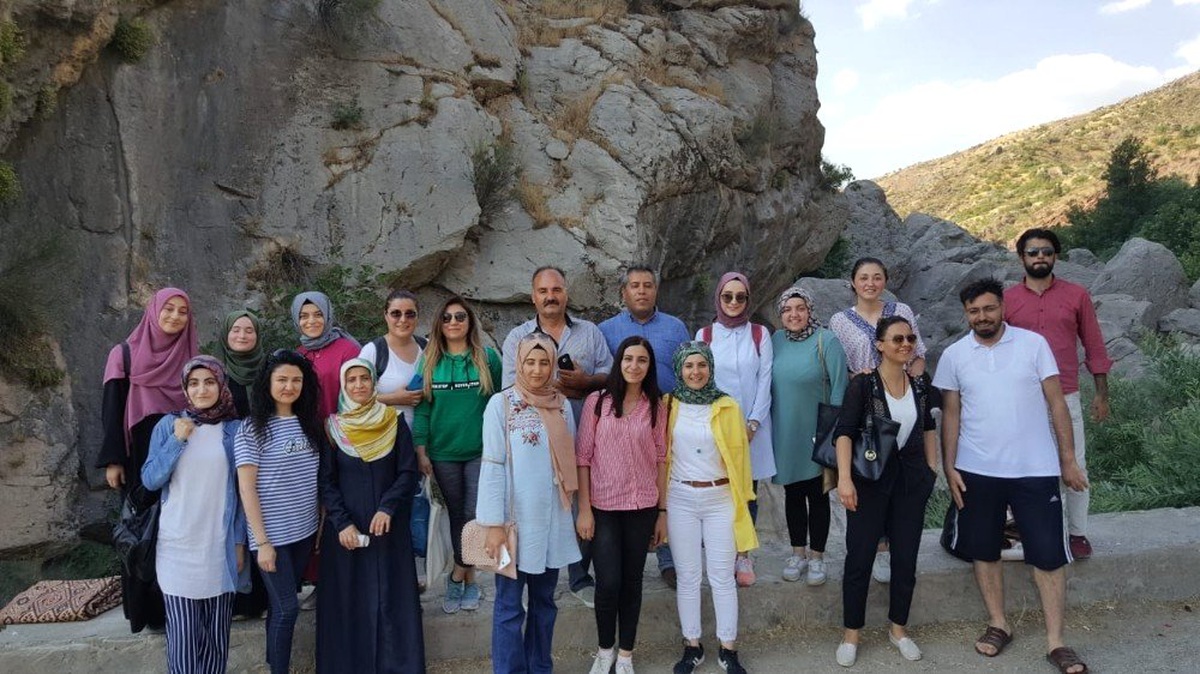 Aday öğretmenler tarihi yerlerini gezdi