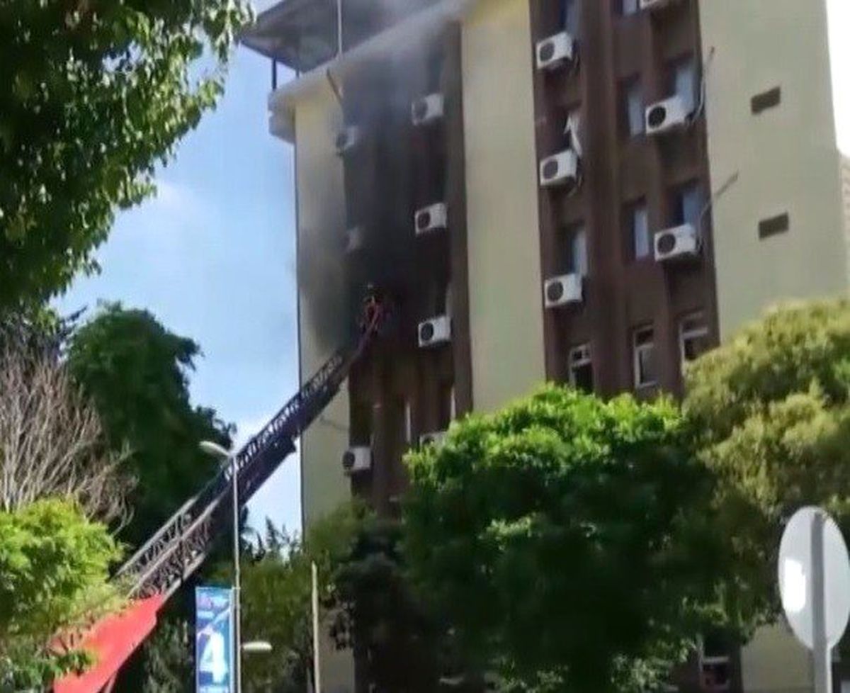 Antakya Öğretmenevi\'nde korkutan yangın