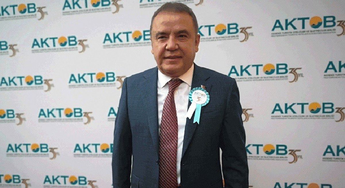 Başkan Böcek\'ten turiste \'ayak bastı parası\' çıkışı