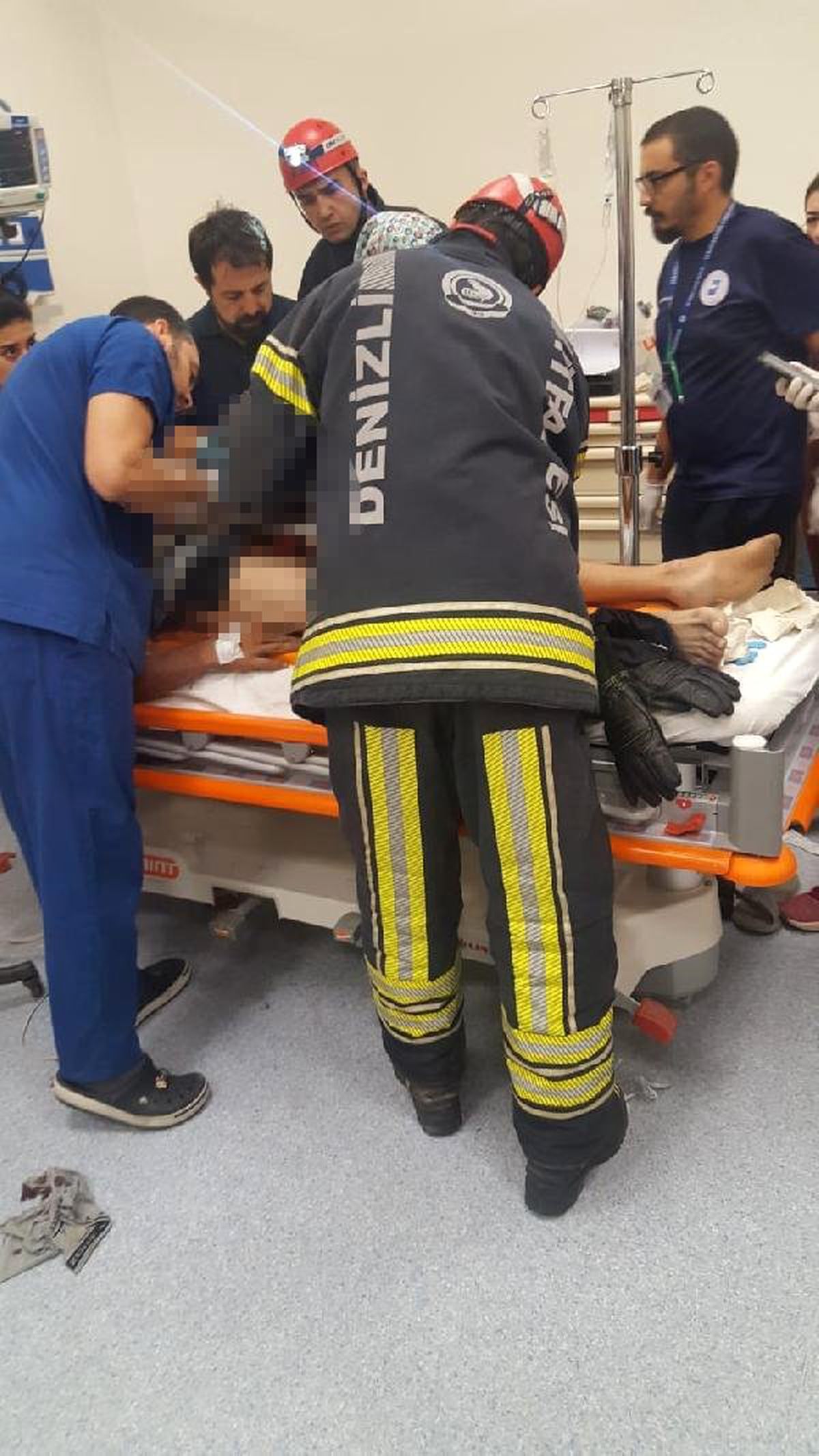 Denizli\'de, cinsel organına elektrikli testere saplanan işçi, yaralandı
