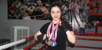 Elif, Kick Boks'ta Milli Takım'a yükselmek istiyor