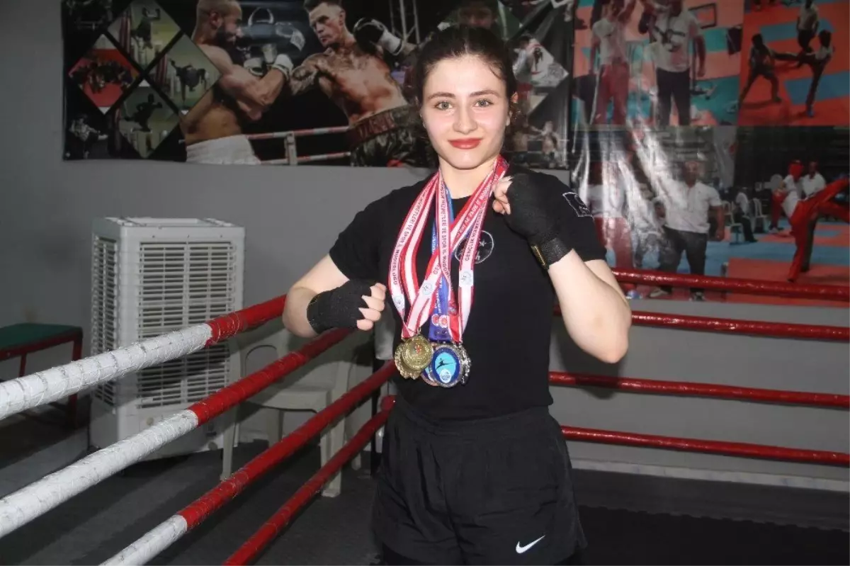 Elif, Kick Boks\'ta Milli Takım\'a yükselmek istiyor