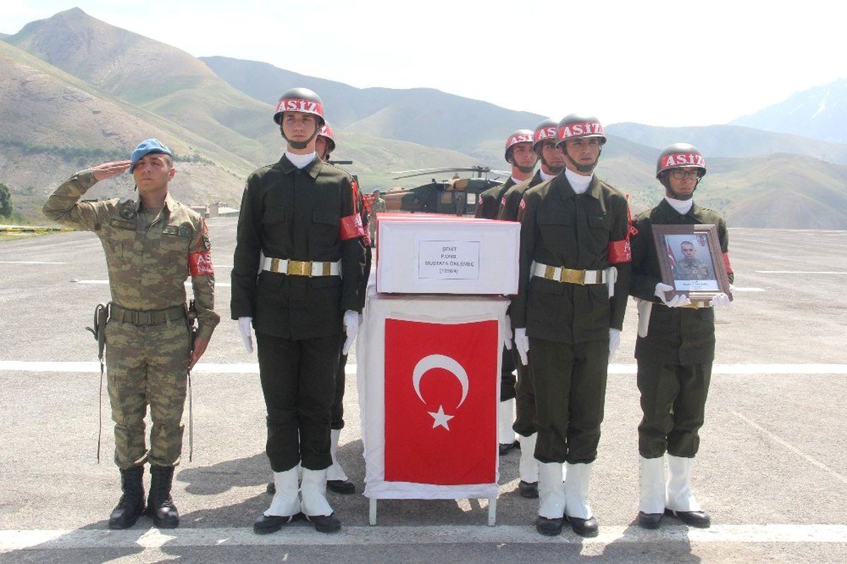 Hakkari\'de şehit uğurlama töreni