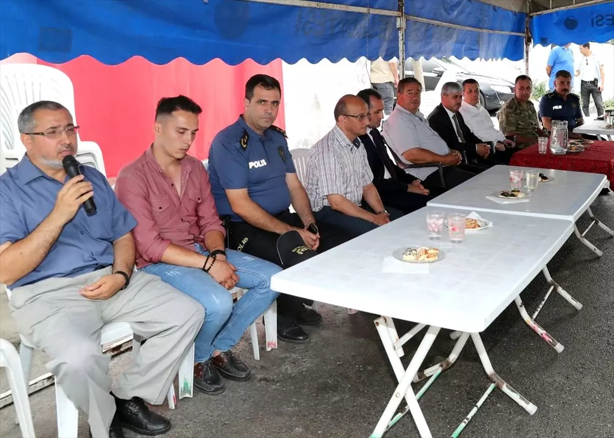 Hatay Valisi Doğan\'dan şehit ailesine taziye ziyareti