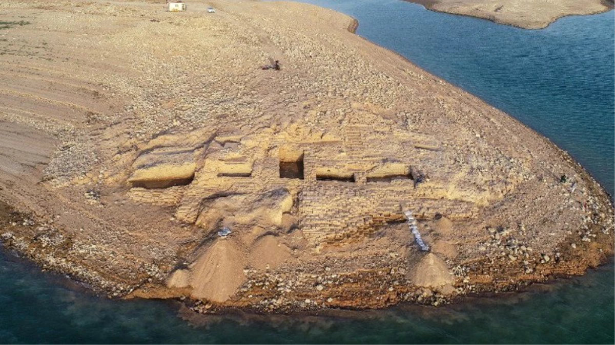 Musul Barajındaki Suların Çekilmesi, 3.400 Yıllık Bir Sarayı Ortaya Çıkardı