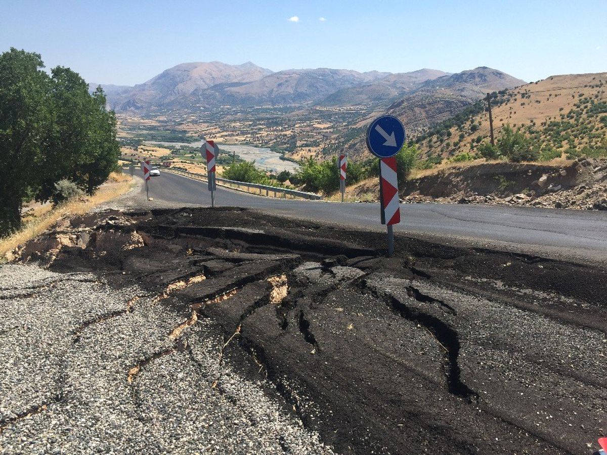Nemrut Yolu tek şerit ile sağlanıyor