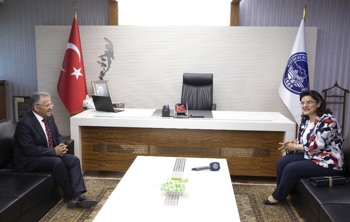 Sağlık Bakan Yardımcısı Emine Alp Meşe, Başkan Büyükkılıç\'a hayırlı olsun ziyaretinde bulundu