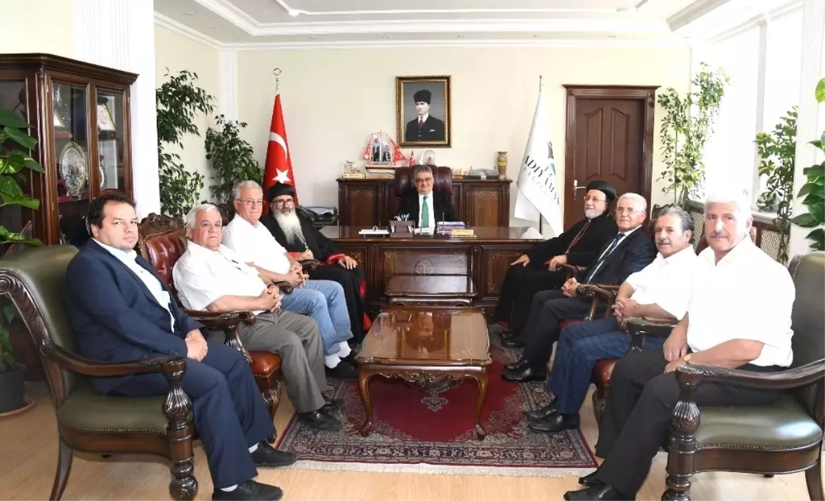 Süryani Cemaati Vali Pekmez ile bir araya geldi