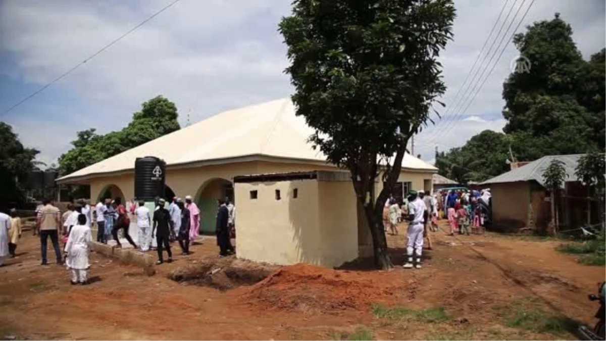 Türk iş adamları Nijerya\'da cami yaptırdı - ABUJA