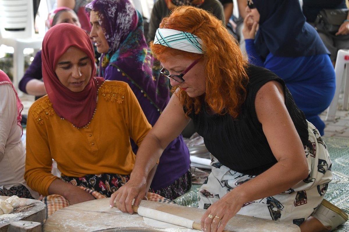Üzümlü Mahallesi kadınları, lezzetlerini kentlilerle buluşturdu