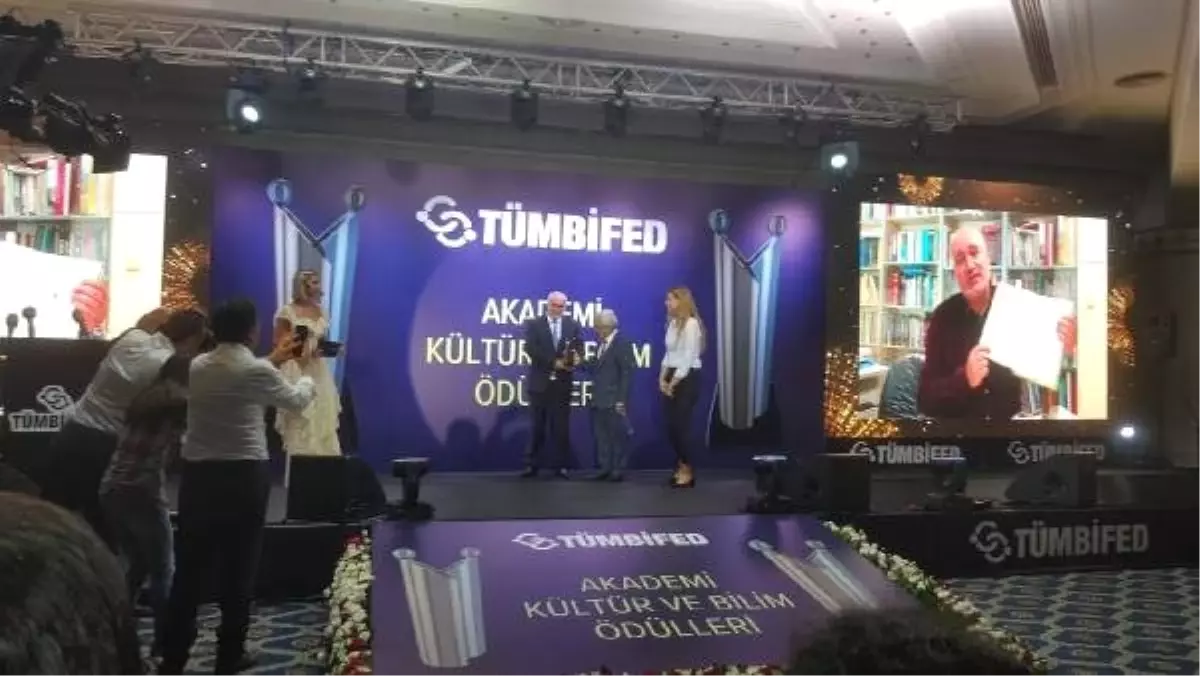 \'Yılın Tarihçisi\' Prof. Dr. Ahmet Taşağıl oldu