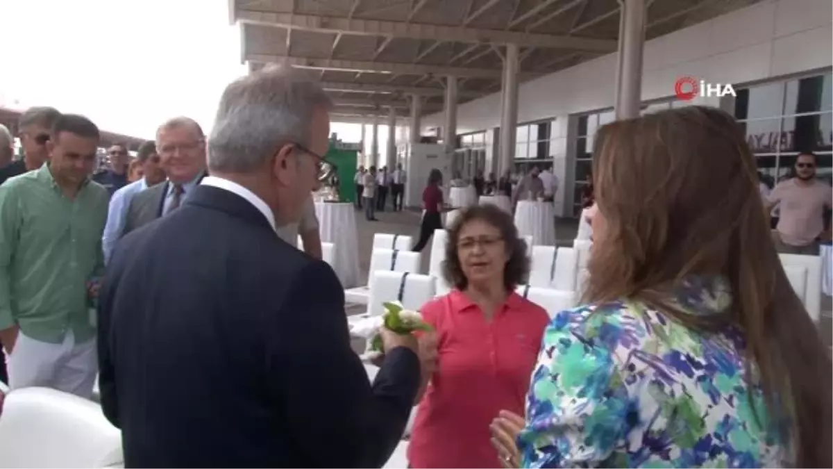 Yurt dışına kaçırılıp sergilenen tarihi eserlerin fotoğrafları, Dış Hatlar Terminalinde sergilendi