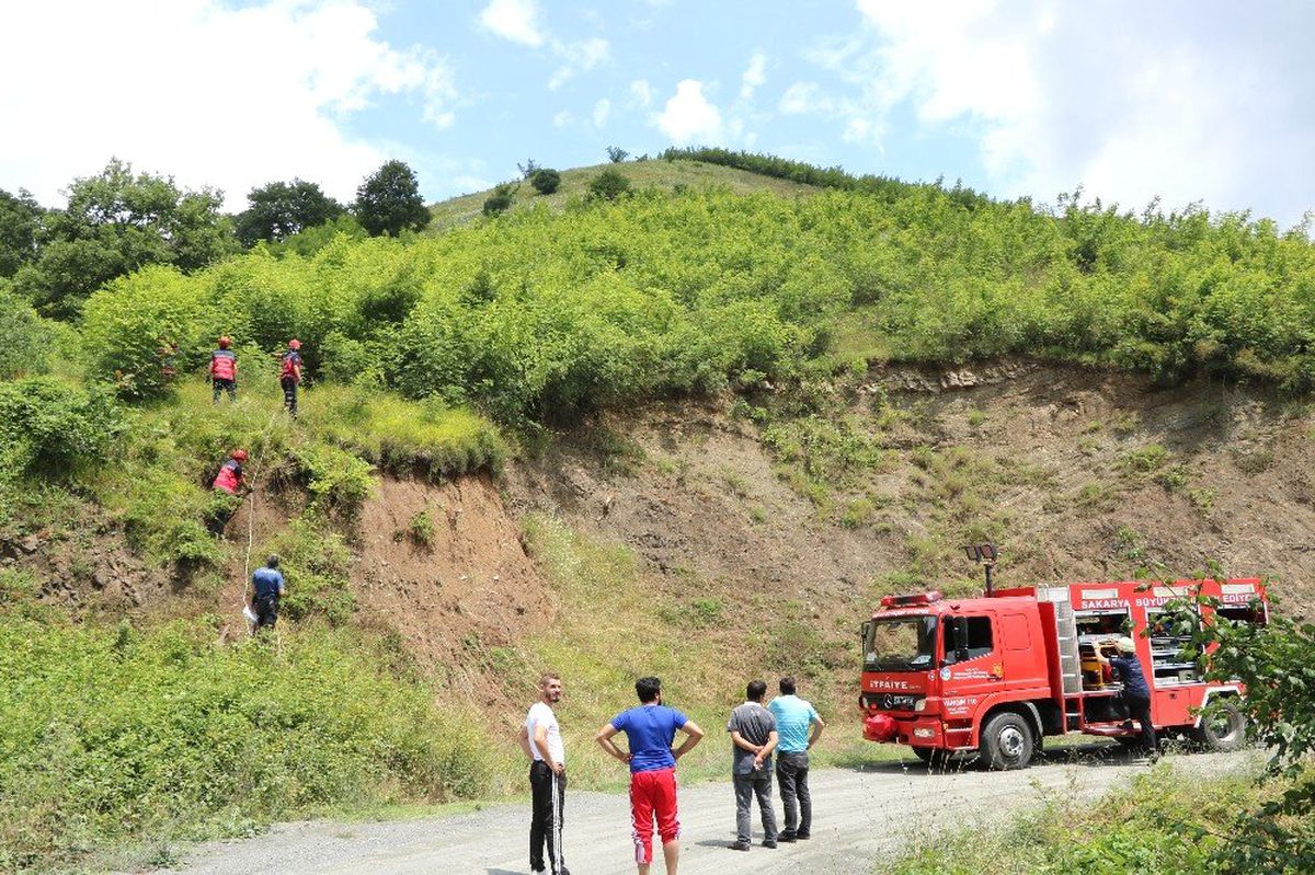 12 gün önce şarampole yuvarlanan otomobilde yangın çıktı