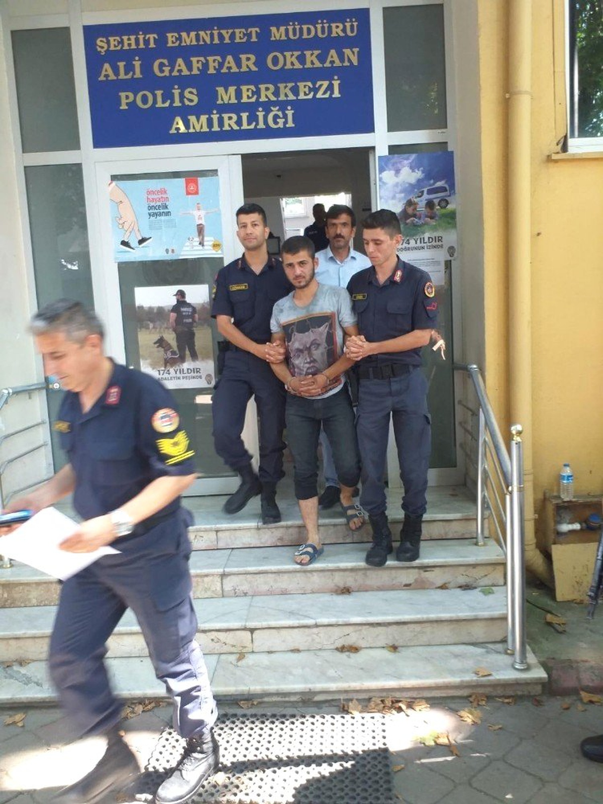 19 yaşındaki genci bıçaklayarak öldüren şahıs yakalandı