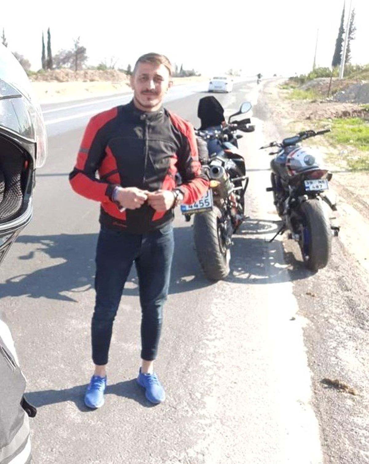 Arkadaşına verdiği kaskı ölümüne sebep oldu