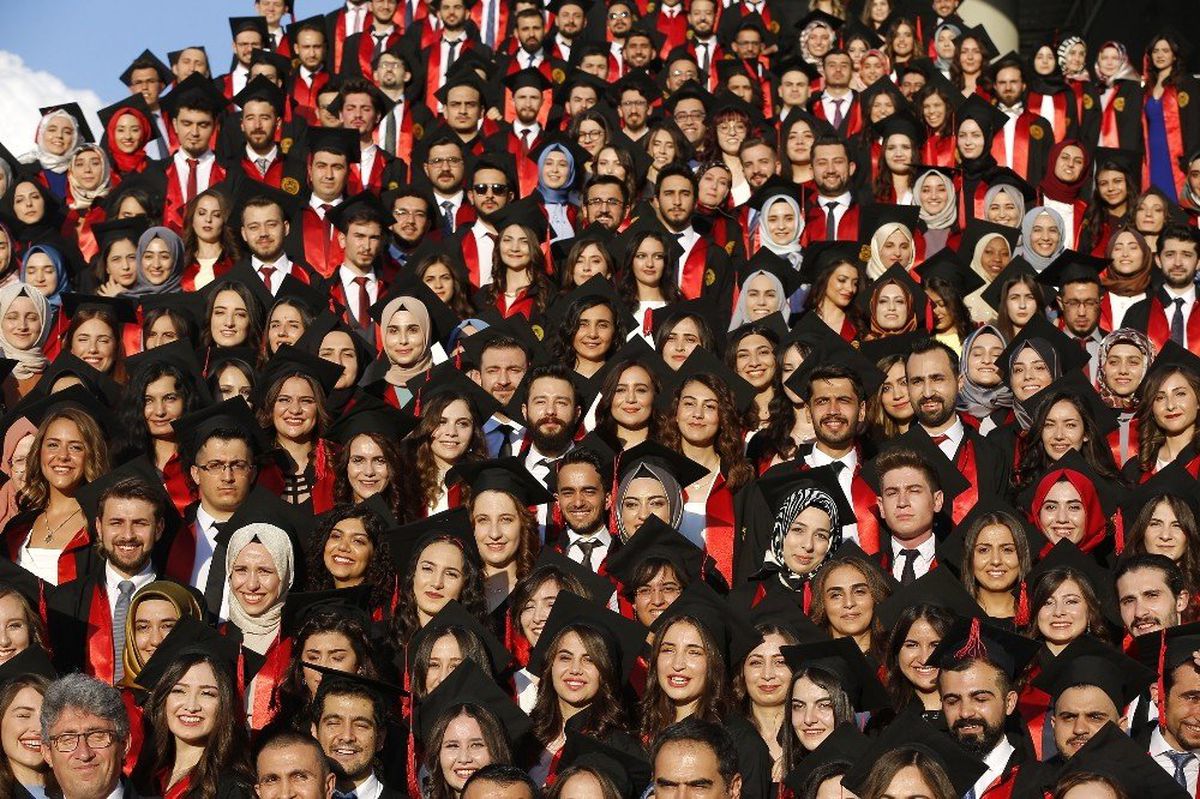 Başkan Büyükkılıç, Erciyes Üniversitesi Tıp Fakültesi\'nin mezuniyet törenine katıldı