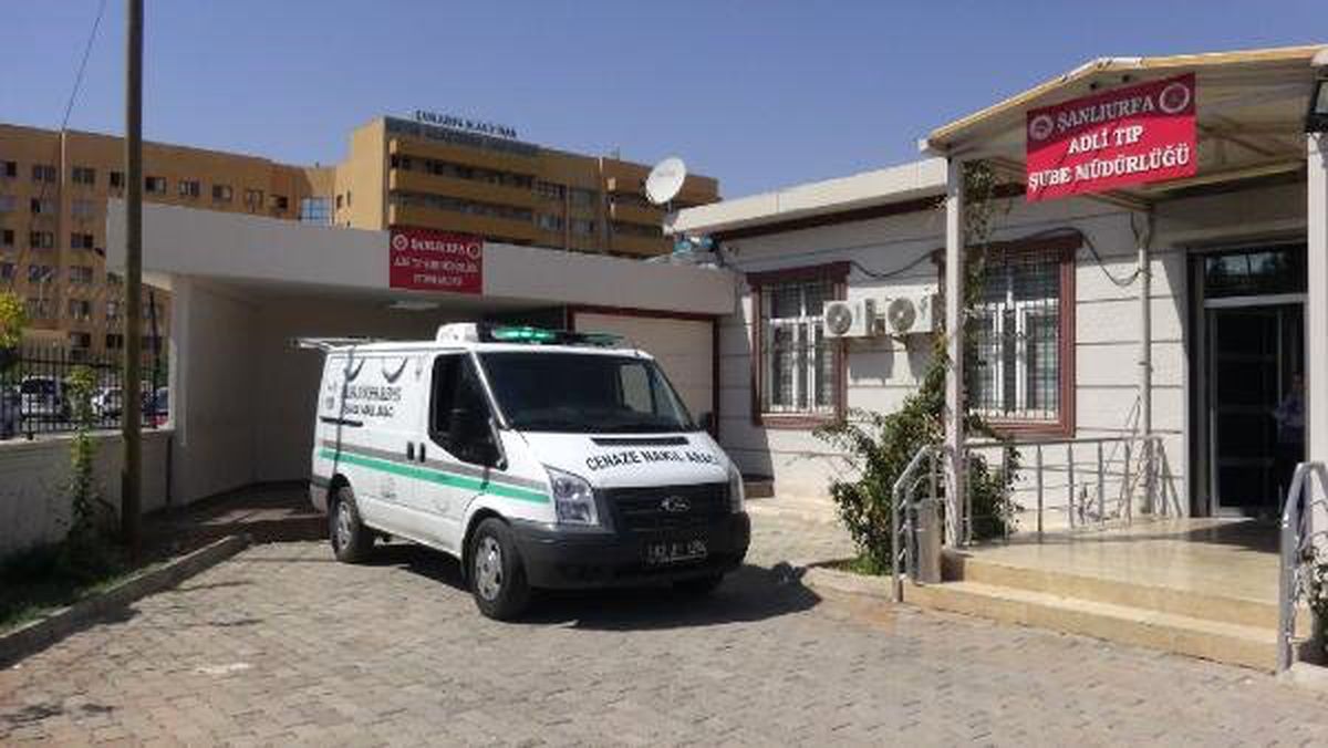 Birecik\'te devrilen traktörün sürücüsü öldü