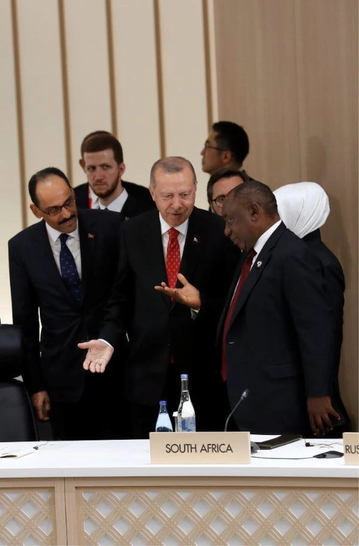 Cumhurbaşkanı Erdoğan, G-20 Liderler Zirvesi oturumlarına katıldı