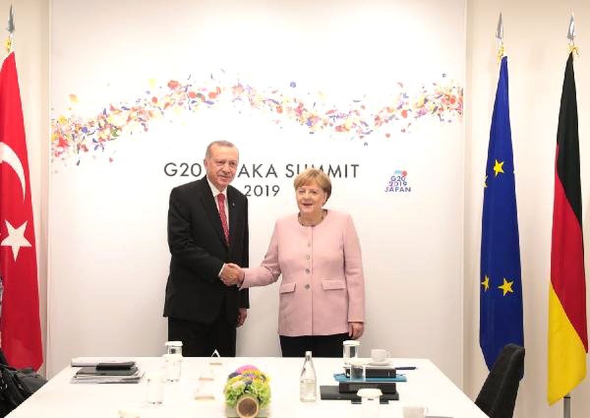 Cumhurbaşkanı Erdoğan, Japonya\'daki G20 Zirvesinde Almanya Başbakanı Merkel ile görüştü