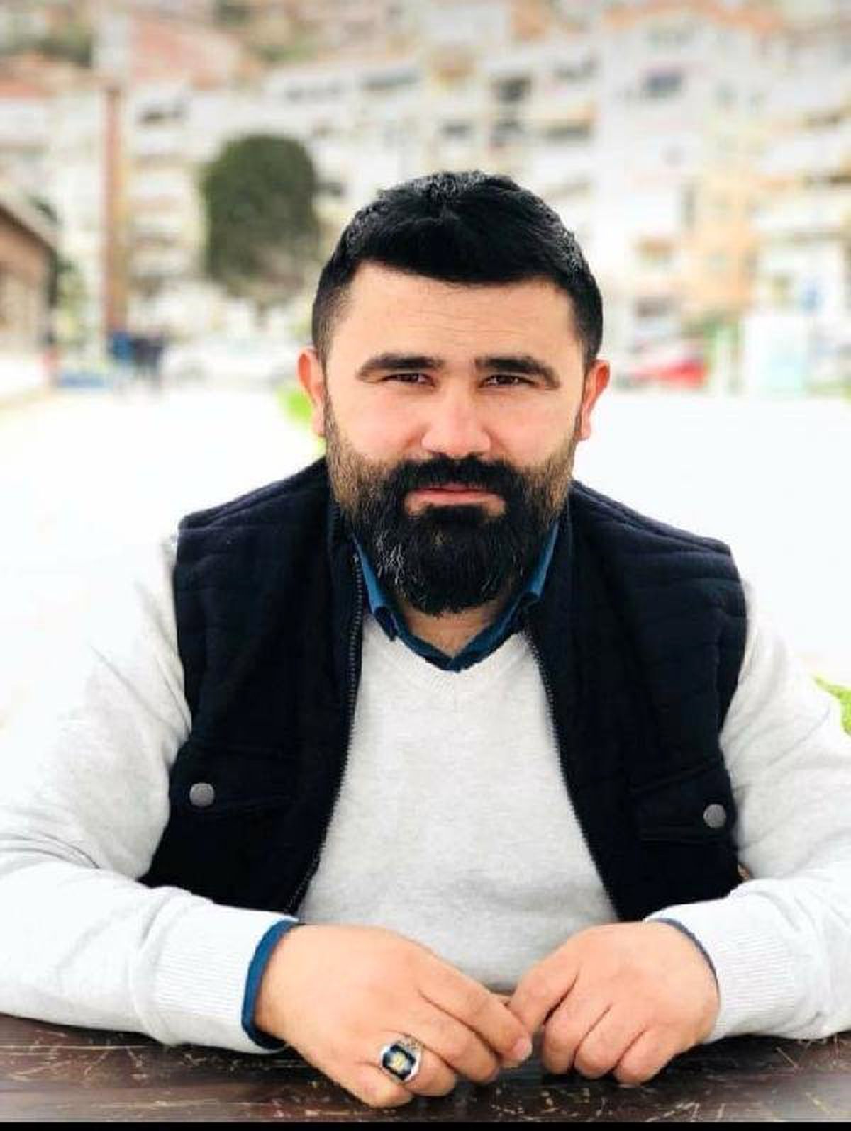 Emlakçı, evinde kemerle boğulmuş olarak bulundu