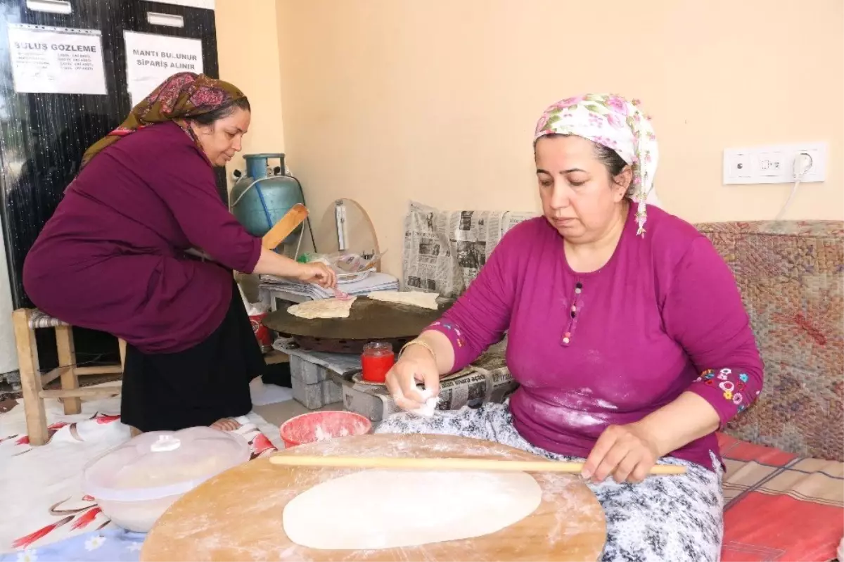 Eşlerine yardımcı olmak isteyen abla ve kız kardeşi gözlemeci dükkanı açtı