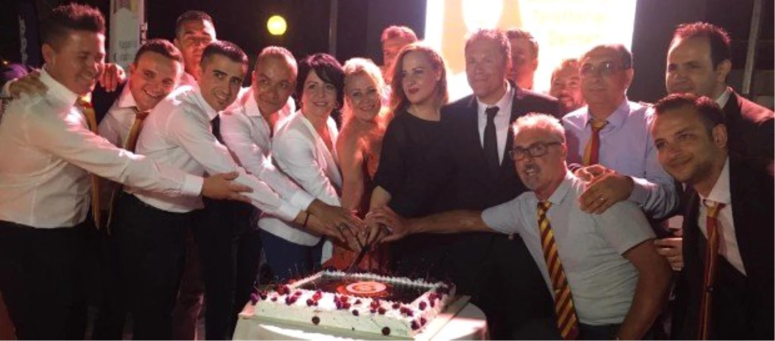 Galatasaray\'ın 22. şampiyonluk kutlamaları Kuşadası\'nda devam etti