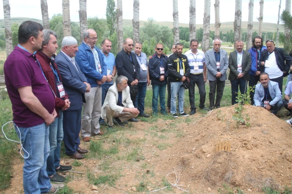 Gazeteci Abdulkadir Nişancı mezarı başında anıldı