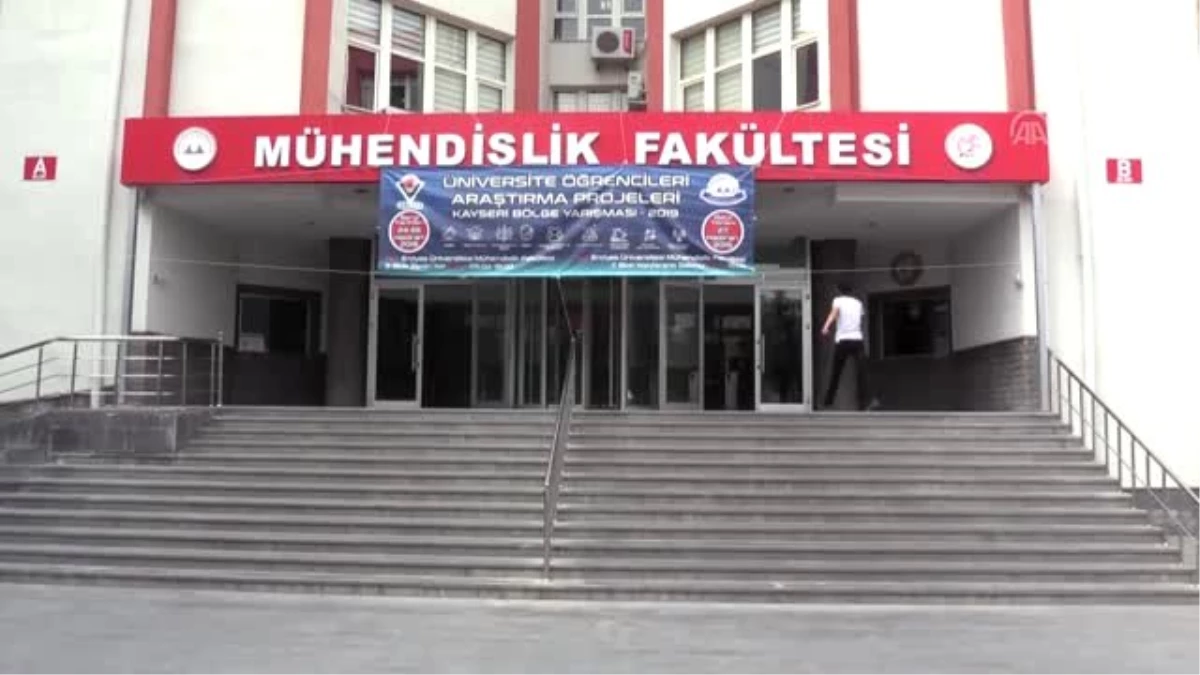 Hayvanları yollardan uzak tutmak için cihaz tasarladı - KAYSERİ