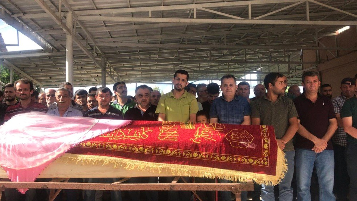 Kazada hayatını kaybeden genç kız son yolculuğuna uğurlandı