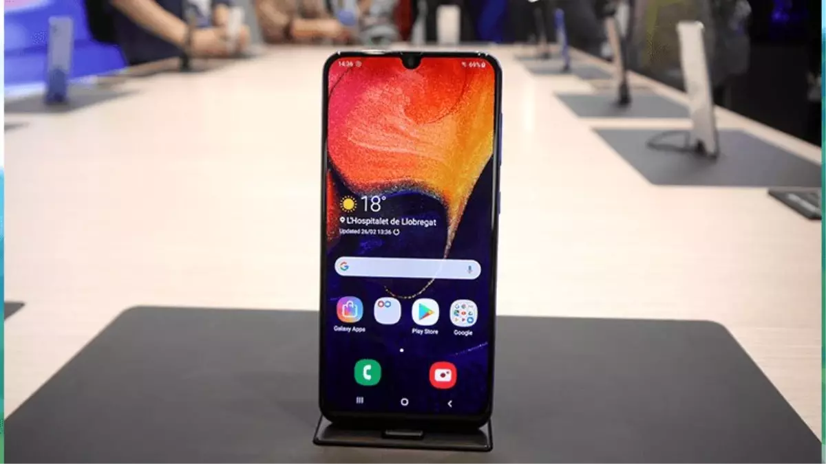 Samsung Galaxy A50\'nin Kamera Uygulamasına Gece Modu ve Ağır Çekim Özellikleri Geldi