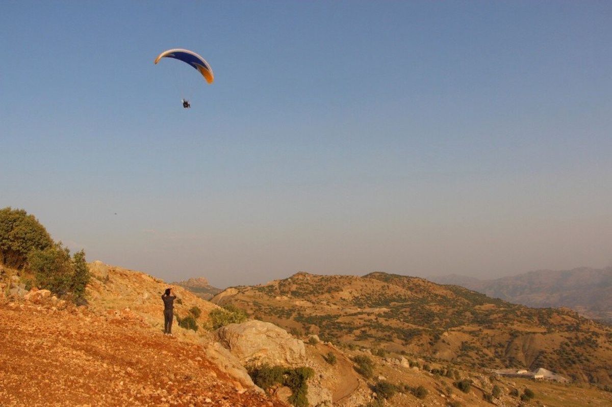 Şırnak\'ta ilk defa yamaç paraşütü hedef yarışması yapıldı