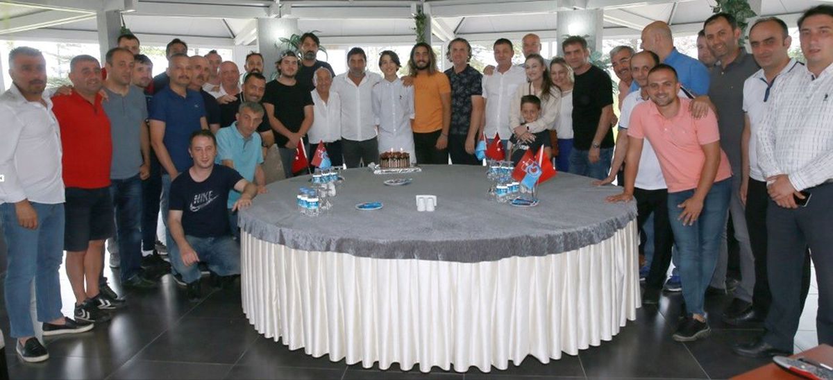 Ünal Karaman\'a süpriz doğum günü