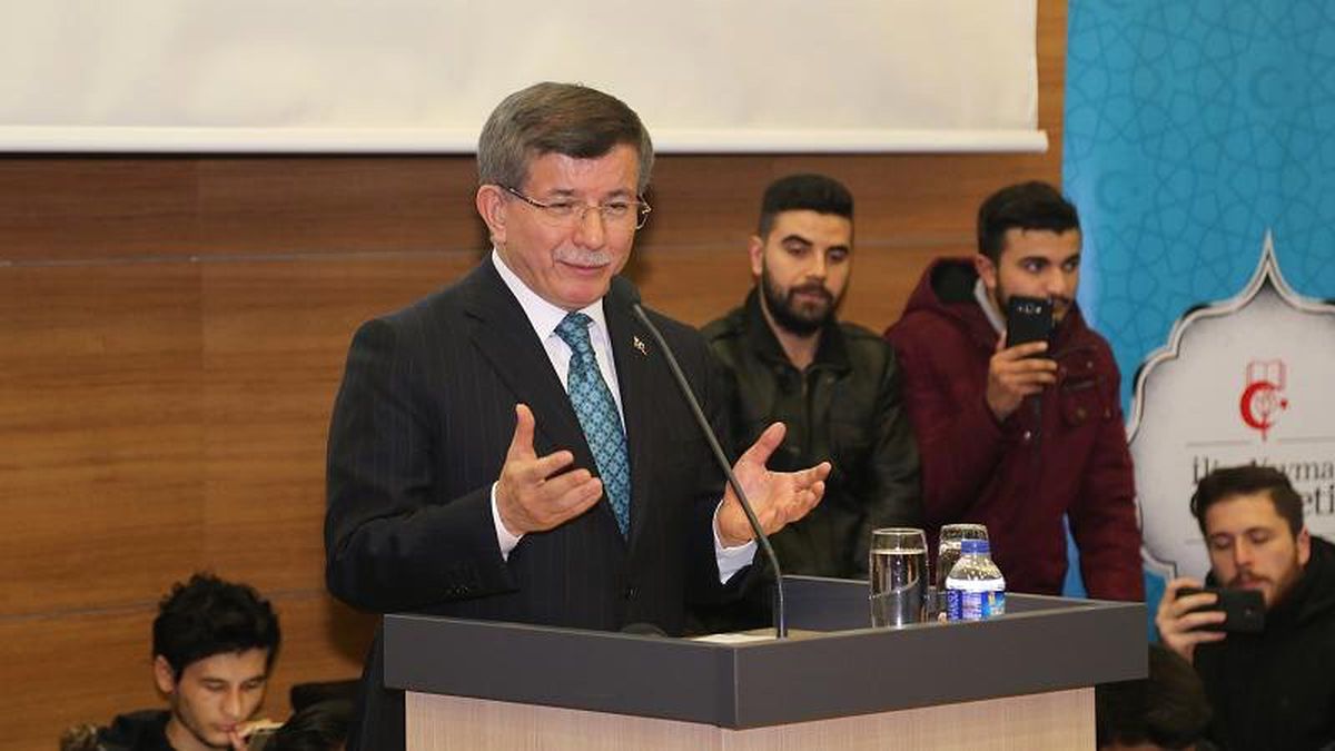 Ahmet Davutoğlu AK Parti\'yi sert eleştirdi: Sistemde değişiklik istedi