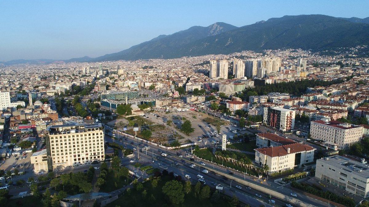 Bursa\'da 24 saat yaşayan meydan için ilk kazma vuruluyor