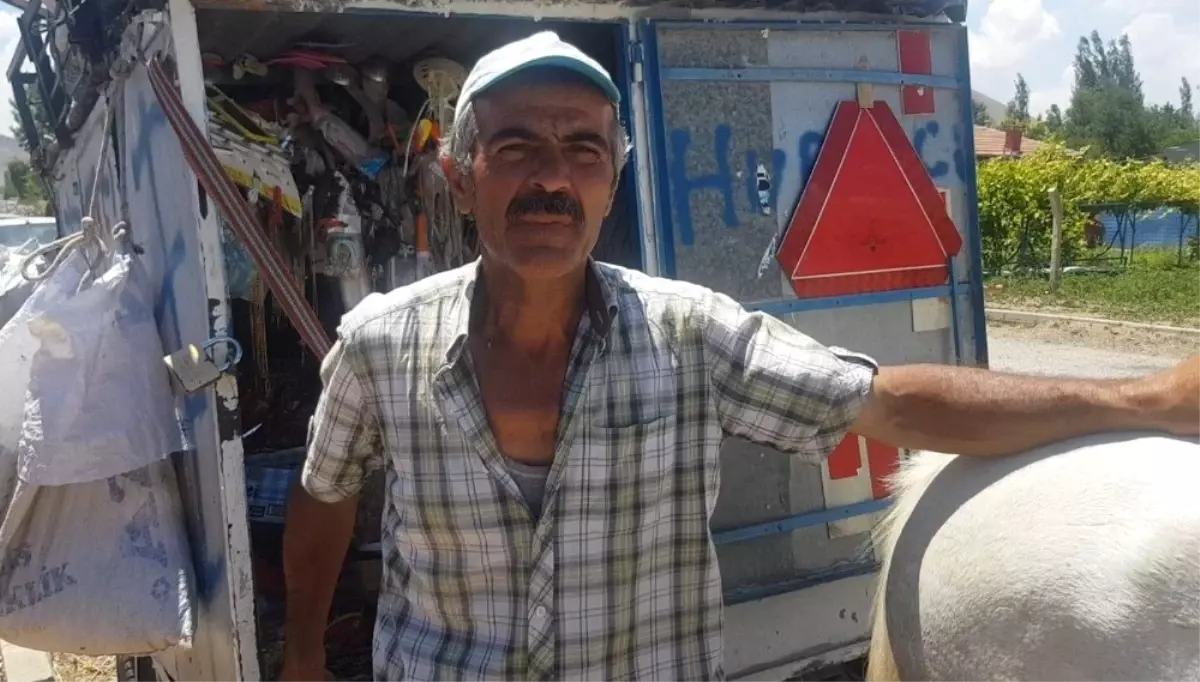 Çerçici hem zamana hem teknolojiye direniyor