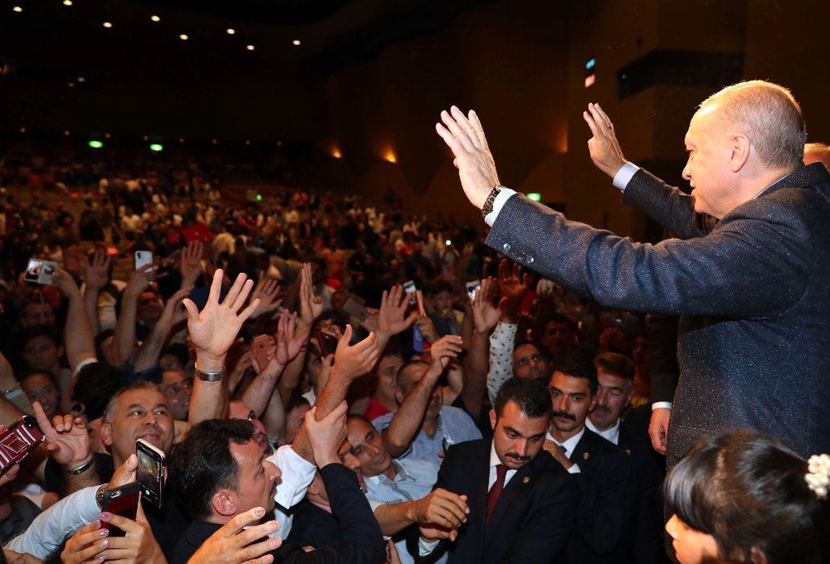 Cumhurbaşkanı Erdoğan Japonya\'da Türk vatandaşlarıyla bir araya geldi