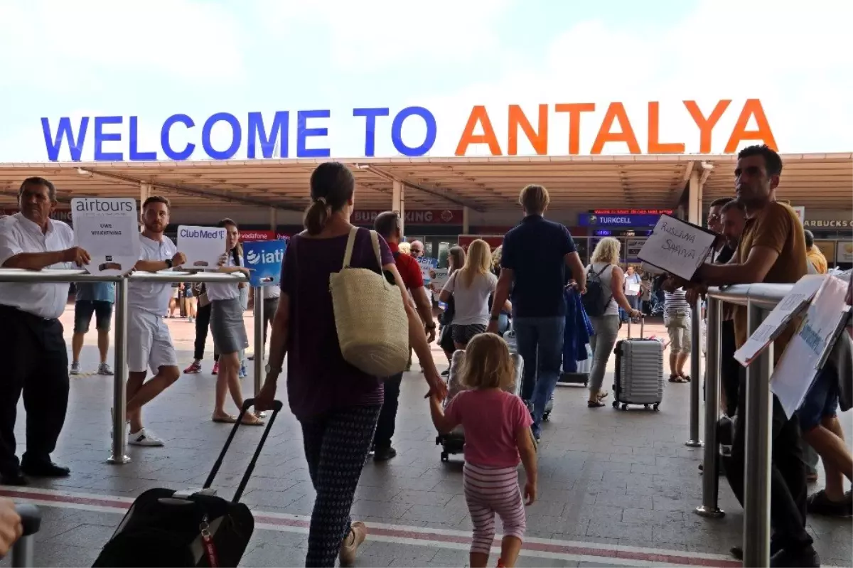 Antalya\'ya Haziran ayında 2 milyon 228 bin 994 turist geldi