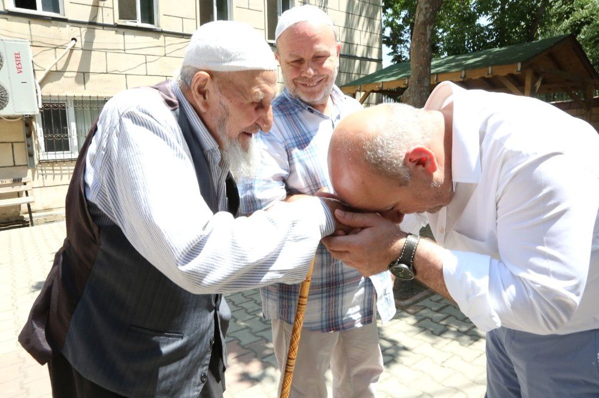 Başkan Bıyık, vatandaşları ihmal etmiyor